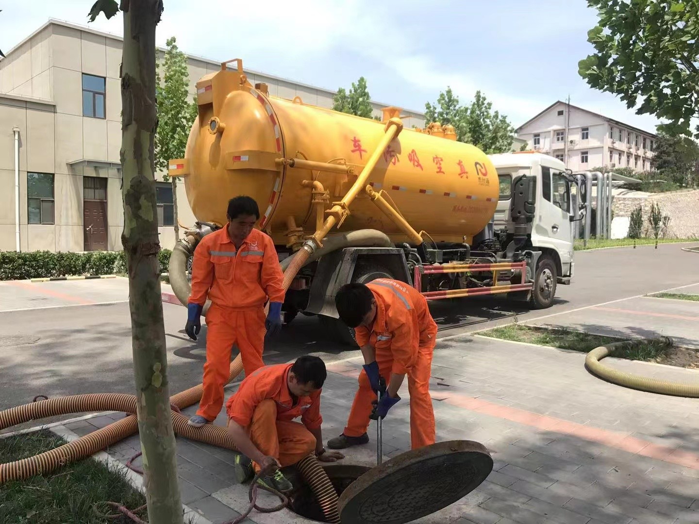 禹城化粪池清理与5-8吨吸粪车施工效率分析